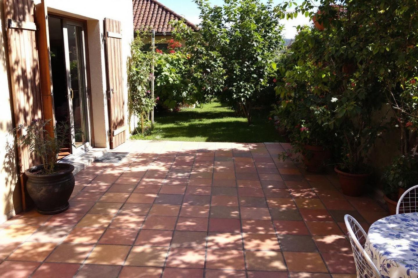 Dallage extérieur : joints de pierre naturelle pour terrasse au meilleur prix